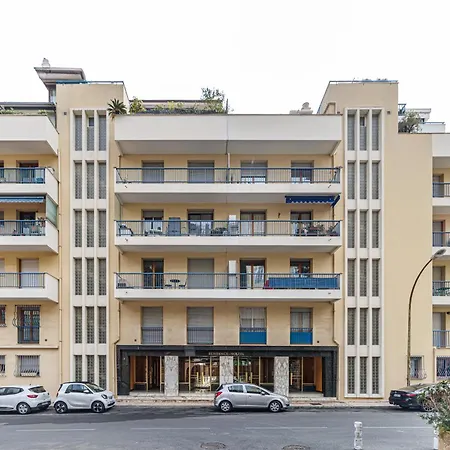 Soleia - Spacious 3p - Beachfront - Parking דירה
