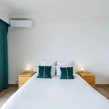 公寓 Le Soleia - Spacious 3p - Beachfront - Parking 芒通