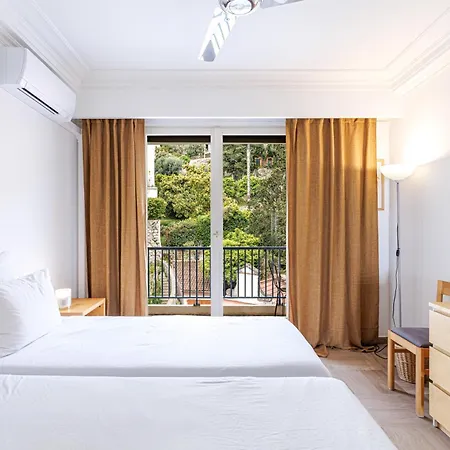 Soleia - Spacious 3p - Beachfront - Parking דירה