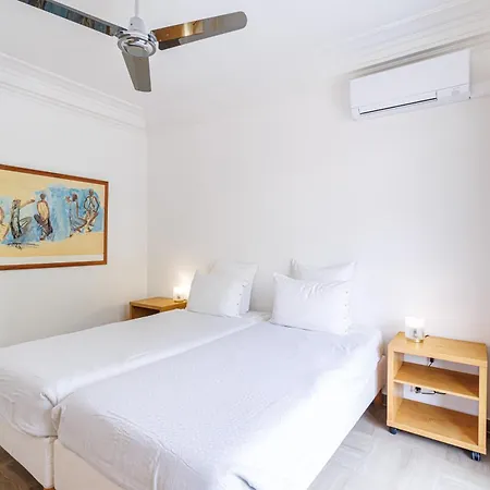 Soleia - Spacious 3p - Beachfront - Parking דירה