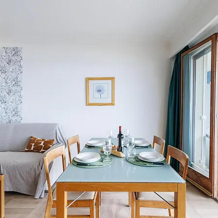 Soleia - Spacious 3p - Beachfront - Parking דירה מנטון