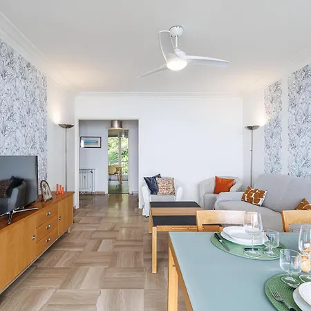 Soleia - Spacious 3p - Beachfront - Parking דירה מנטון