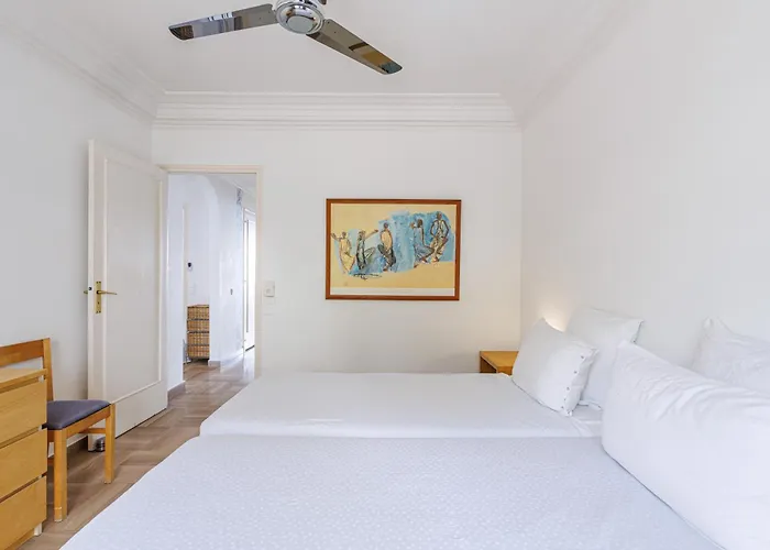 Soleia - Spacious 3p - Beachfront - Parking Lägenhet Menton