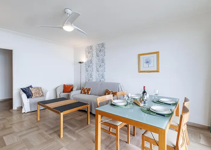 Soleia - Spacious 3p - Beachfront - Parking マントン